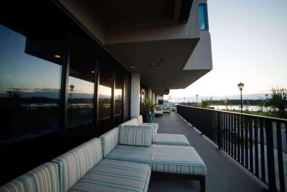 Bask Hotel At Big Rock Landing Morehead City Buitenkant foto