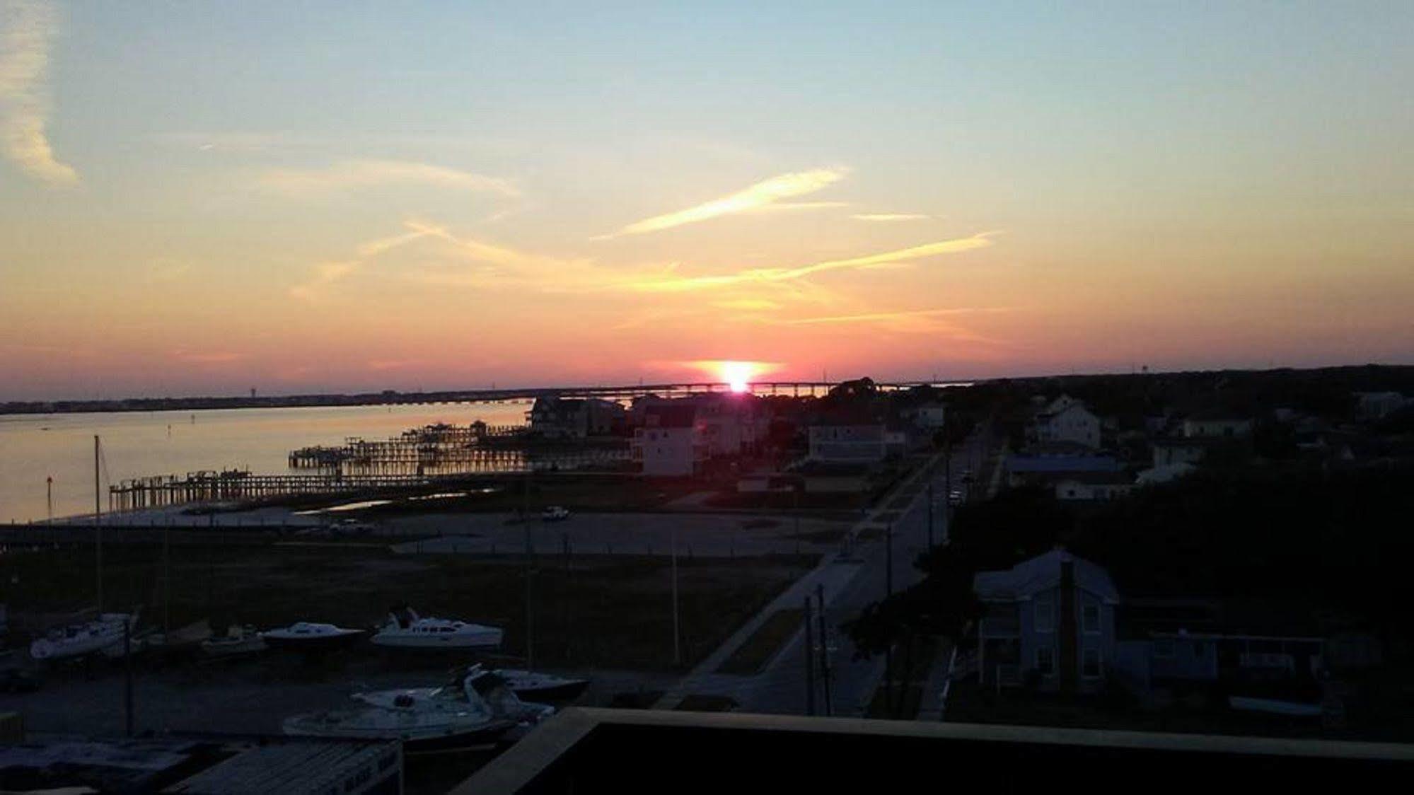 Bask Hotel At Big Rock Landing Morehead City Buitenkant foto