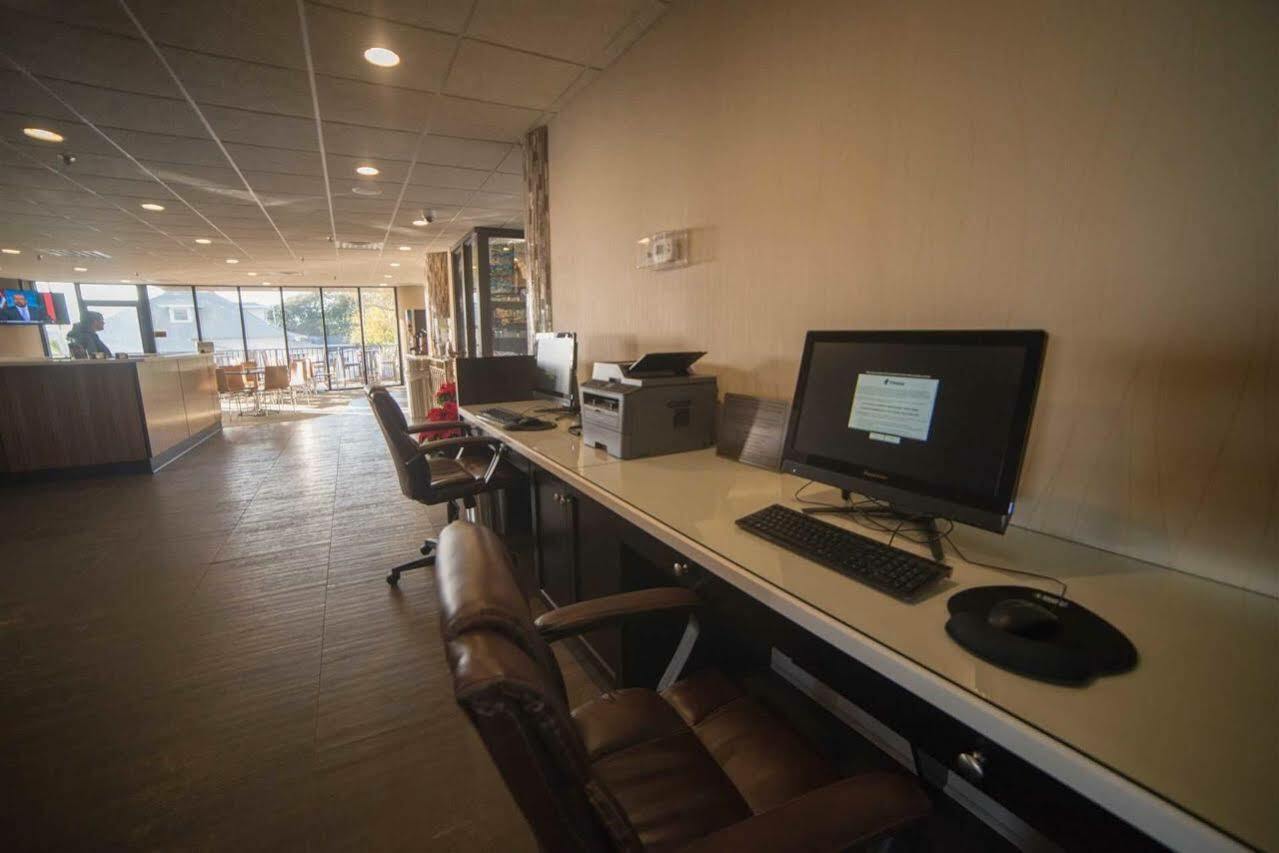 Bask Hotel At Big Rock Landing Morehead City Buitenkant foto